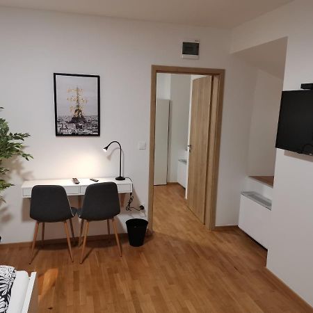Pubyland Rooms & Apartments Rogatec Экстерьер фото