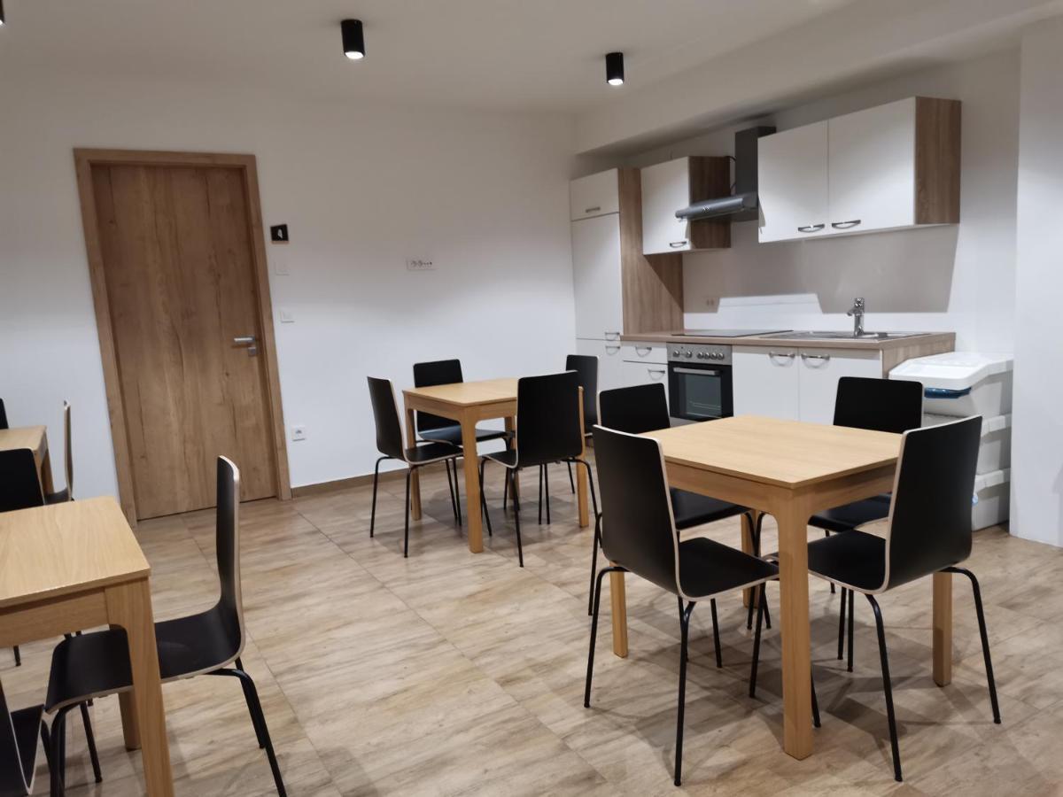 Pubyland Rooms & Apartments Rogatec Экстерьер фото