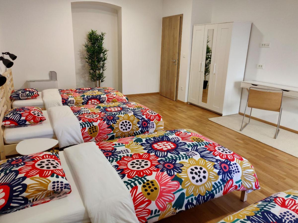 Pubyland Rooms & Apartments Rogatec Экстерьер фото