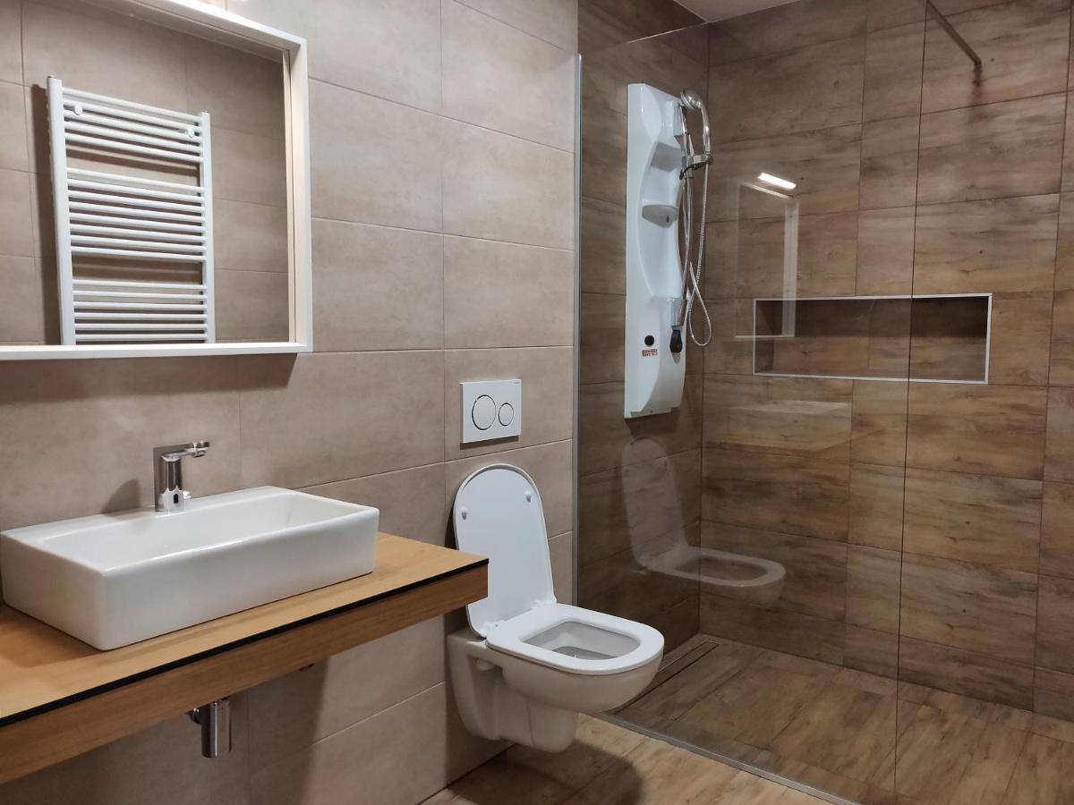 Pubyland Rooms & Apartments Rogatec Экстерьер фото