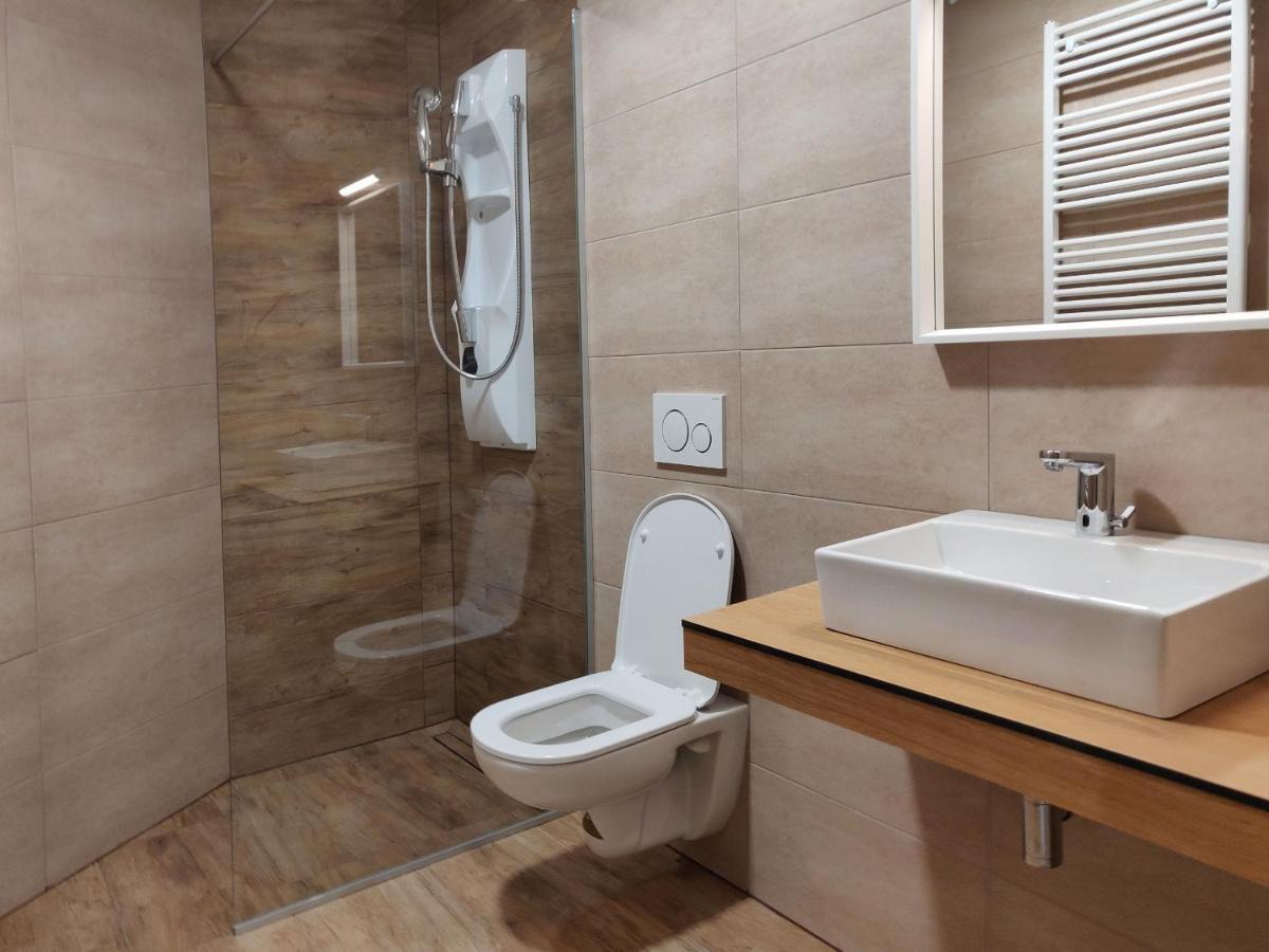 Pubyland Rooms & Apartments Rogatec Экстерьер фото