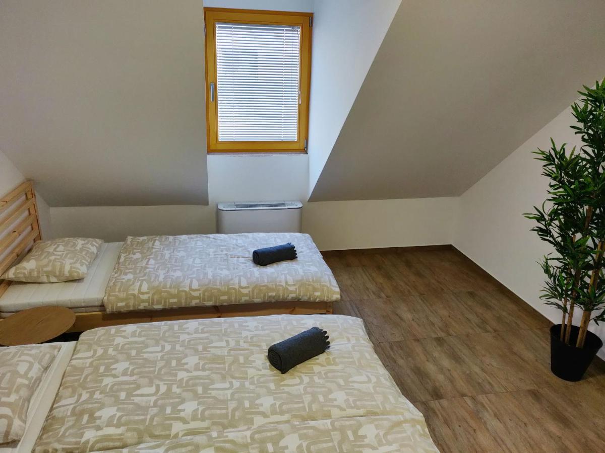 Pubyland Rooms & Apartments Rogatec Экстерьер фото