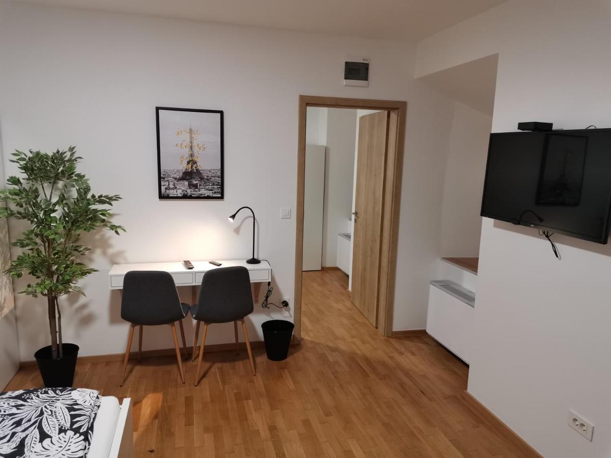 Pubyland Rooms & Apartments Rogatec Экстерьер фото